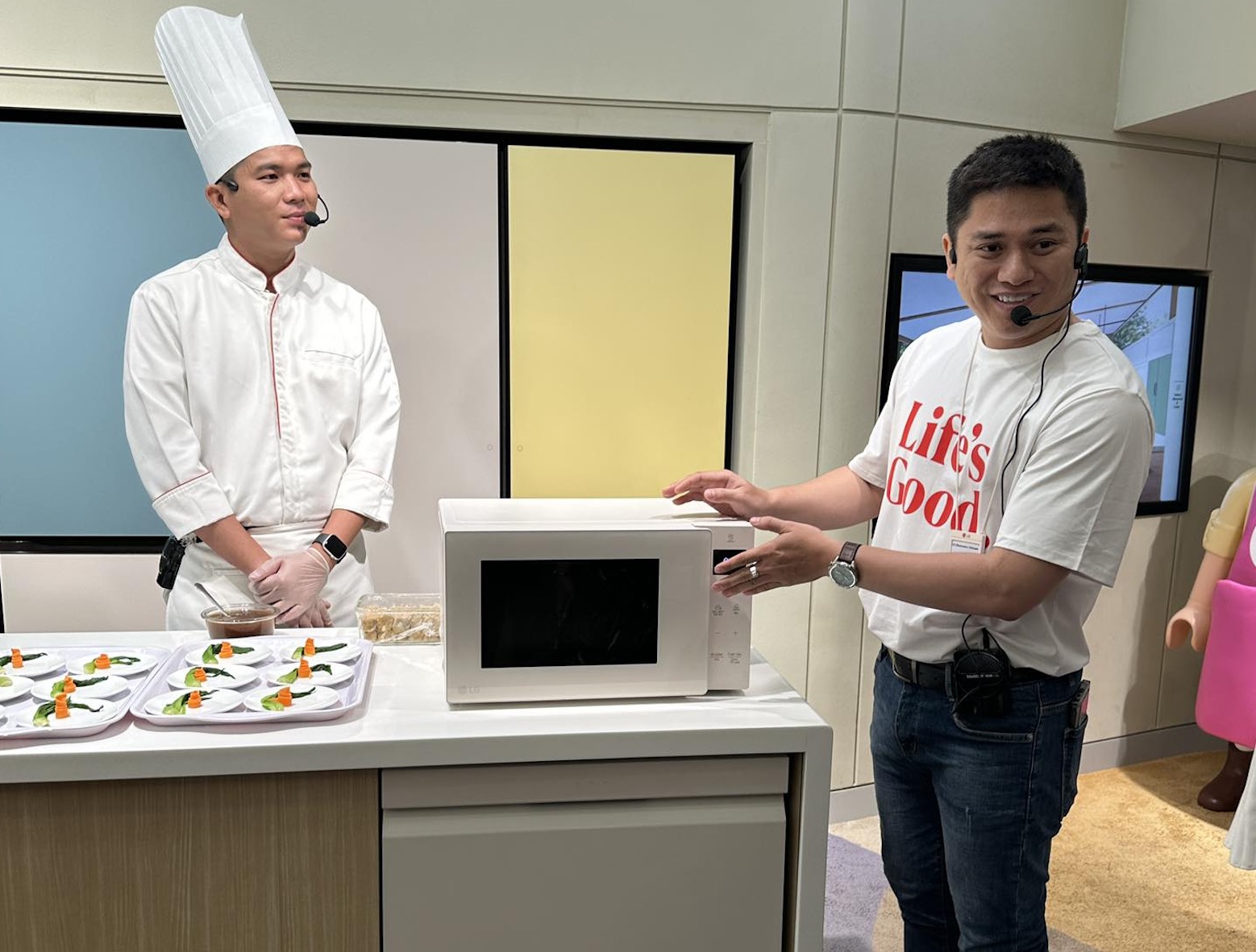 LG Electronics Việt Nam vừa ra mắt bộ thiết bị gia dụng Quadwash TrueSteam, LG NeoChef và InstaView Door-in-Door với thiết kế tối ưu cho không gian sống.