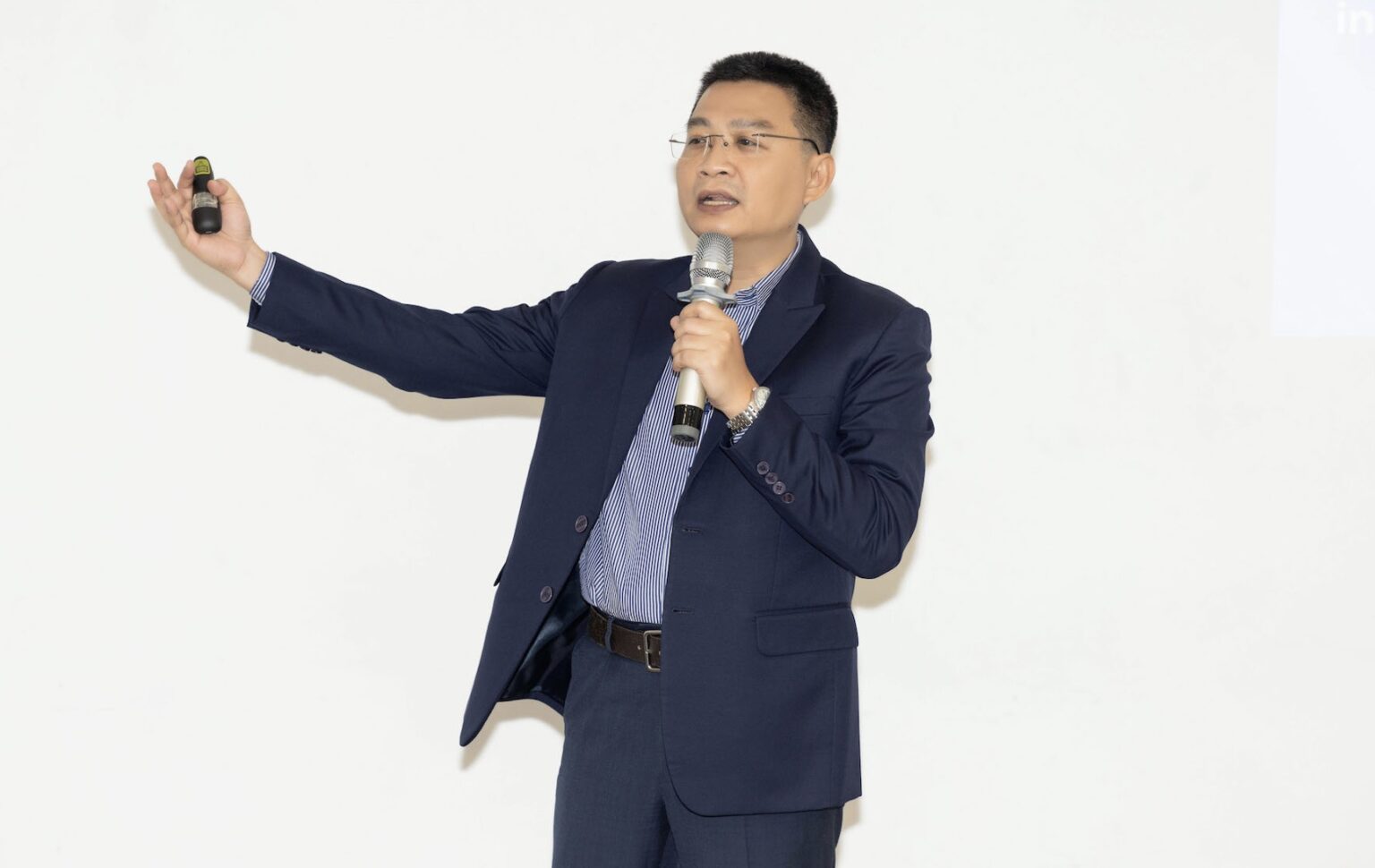 Theo Klook, số lượng khách du lịch quốc tế đến Việt Nam đạt hơn 8,8 triệu lượt trong nửa đầu năm 2024, tăng 58,4% so với cùng kỳ năm ngoái và vượt qua 4,1% so với nửa đầu năm 2019.