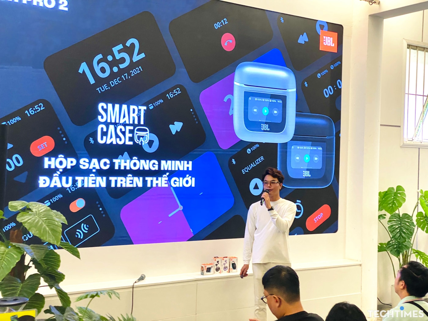 JBL Live Beam 3 ra mắt, giá 3,99 triệu đồng tại Việt Nam