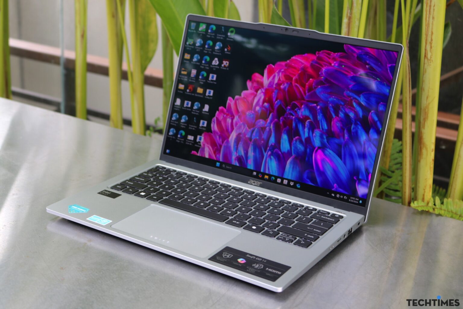 Đánh giá Acer Swift Go 14 AI OLED (SFG14-73): Màn hình đẹp, chức năng AI hữu ích Đánh giá chi tiết laptop Acer Swift Go 14 AI OLED (SFG14-73)