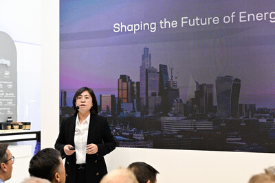 1727354451 568 CATL ra mat TENER Flex tai SSL 2024 Kham pha TechTimes Vietnam CATL ra mắt TENER Flex tại SSL 2024: Khám phá chân trời mới của các giải pháp lưu trữ năng lượng linh hoạt