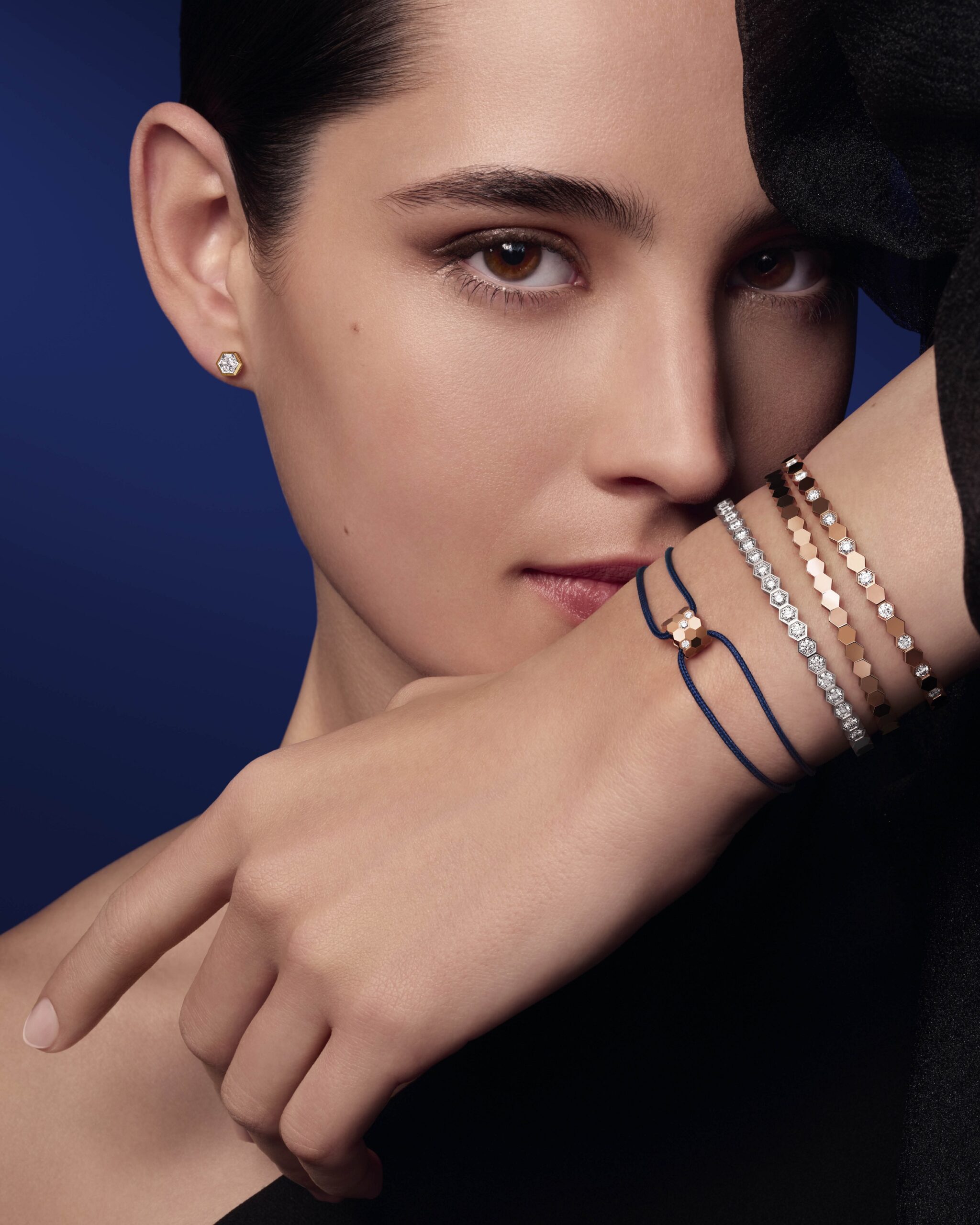 1727571767 400 Hang trang suc noi tieng Chaumet Phap mo cua hang scaled TechTimes.vn Hãng trang sức nổi tiếng Chaumet (Pháp) mở cửa hàng đầu tiên ở Thái Lan tại Trung tâm ICONSIAM