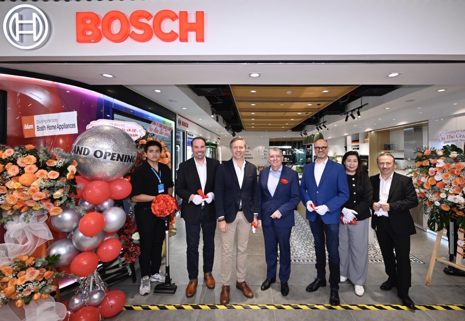 Bosch khai trương cửa hàng trải nghiệm sản phẩm đầu tiên tại Việt Nam Bosch khai trương cửa hàng trải nghiệm sản phẩm đầu tiên tại Việt Nam