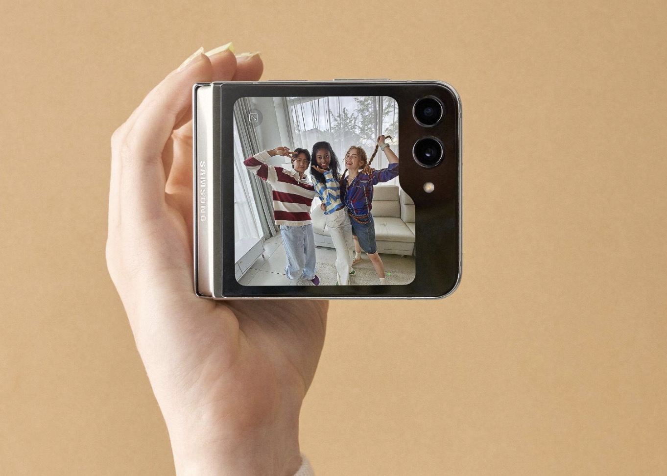 Apple: Sự chậm chân trong cuộc đua công nghệ và AI so với Samsung