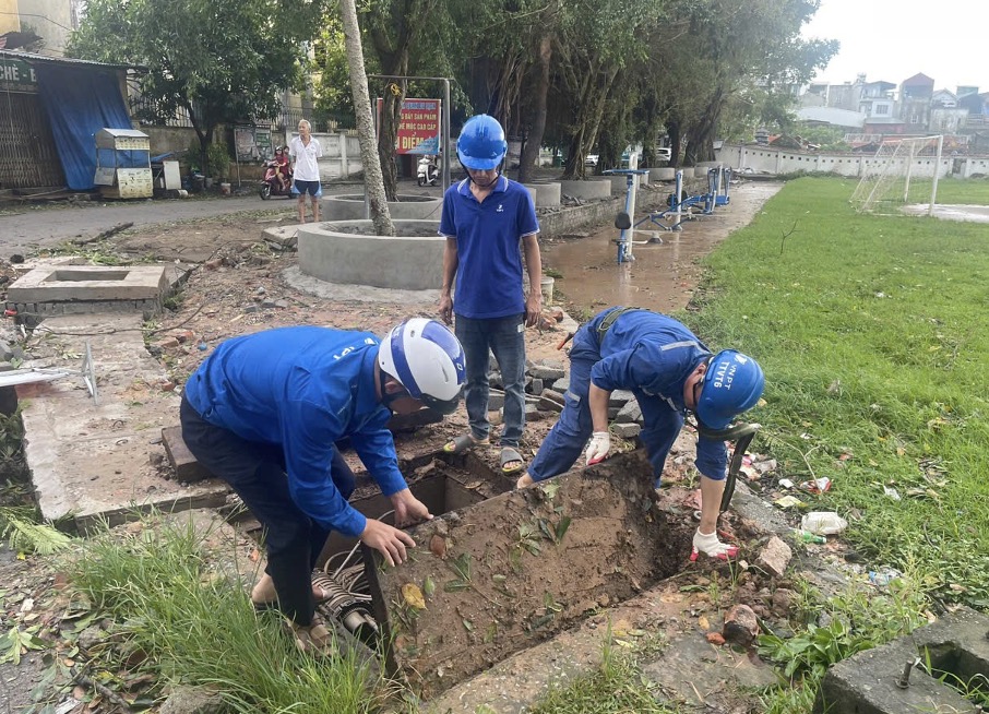 VinaPhone nhanh chóng khôi phục liên lạc sau bão Yagi TechTimes Vietnam VNPT đang nhanh chóng khôi phục mạng lưới viễn thông để đảm bảo dịch vụ cho khách hàng (Ảnh: Yến Trần)