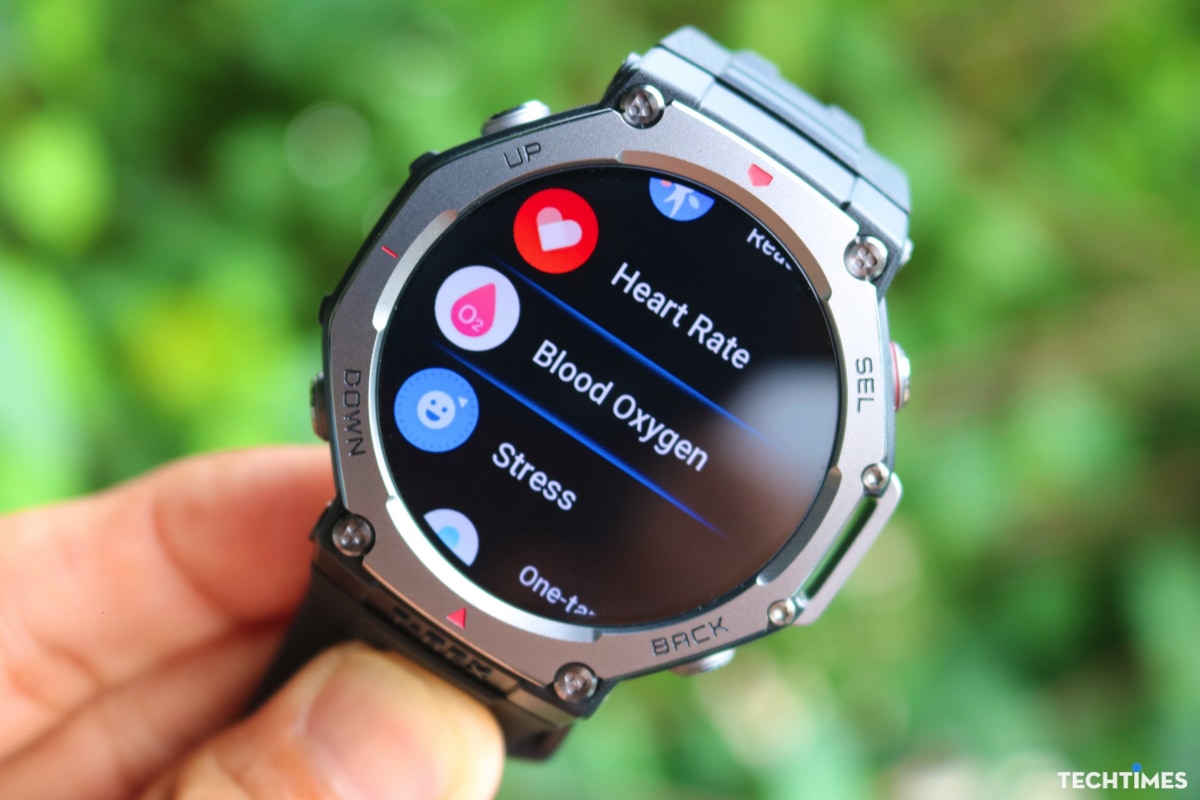 Thời gian phục hồi (Recovery Time): Sau mỗi buổi tập, T-Rex 3 sẽ ước tính thời gian cần thiết để cơ thể phục hồi hoàn toàn trước khi bắt đầu một bài tập cường độ cao khác, giúp bạn tránh được việc tập quá sức.