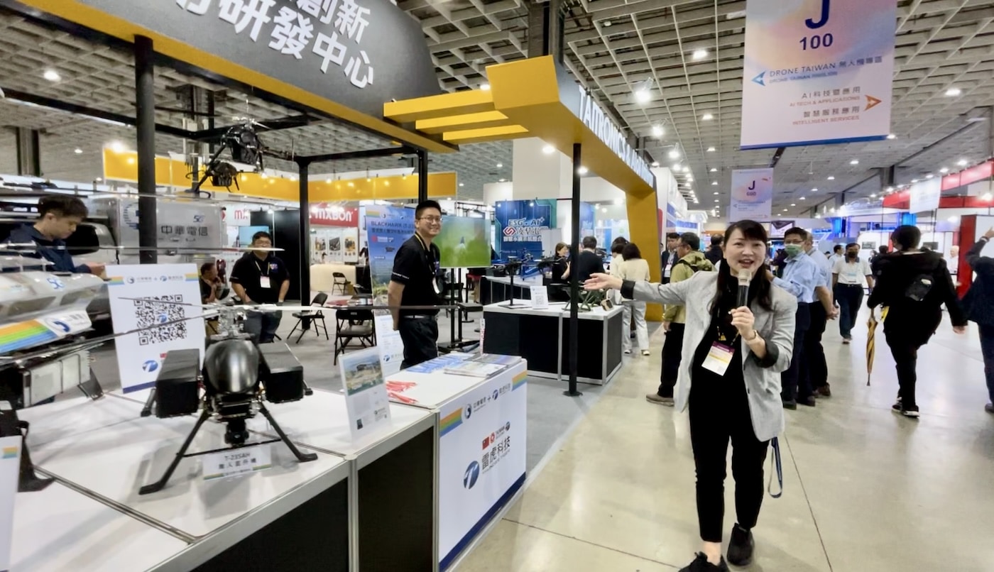 Sự kiện TAITRONICS & AIoT Taiwan 2024 là một cơ hội lớn để các công ty trong ngành công nghiệp UAV Đài Loan giới thiệu các công nghệ tiên tiến và những ứng dụng rộng rãi của chúng. Với sự tham gia của các tên tuổi lớn như Taiwan UAV, Kunwei Technology, 7A Drones Co., Ltd., Thunder Tiger Corp., AiSeed, và AHAMANI EV TECHNOLOGY CO., LTD., Drone Taiwan Pavilion đã mang đến những giải pháp không người lái đa dạng và sáng tạo, hứa hẹn mở ra nhiều cơ hội phát triển cho thị trường trong nước và quốc tế.
