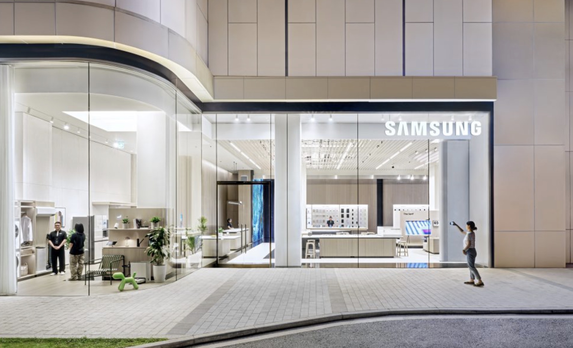 Samsung West Lake mang trải nghiệm công nghệ cao cấp đến nhịp sống Thủ đô