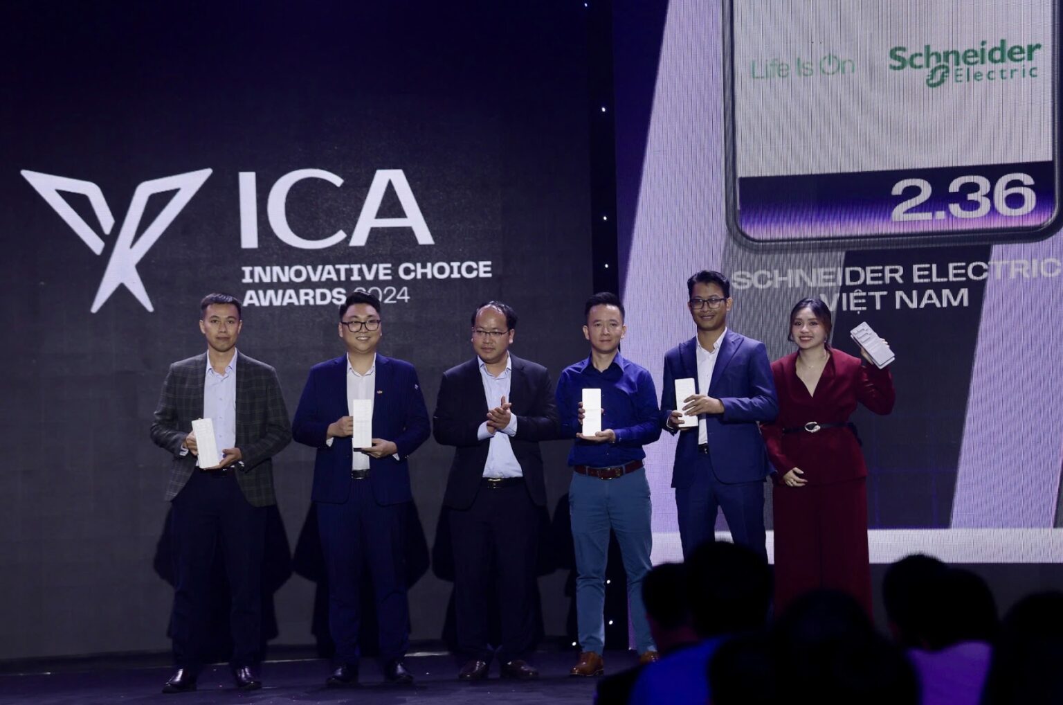 Sản phẩm SM AirSeT của Schneider Electric nhận giải tại Better Choice Awards 2024 Sản phẩm SM AirSeT của Schneider Electric nhận giải tại Better Choice Awards 2024