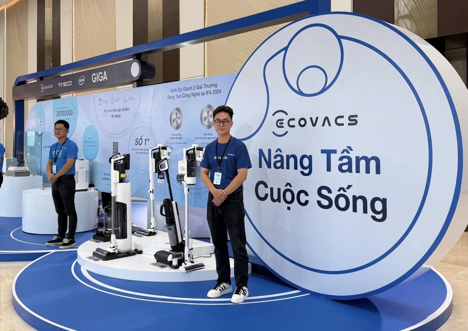 ECOVACS ra mắt dòng robot hút bụi thông minh mới tại Việt Nam