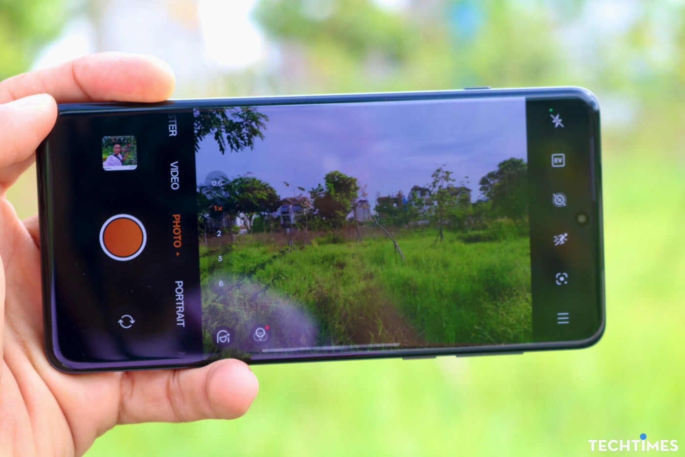 Công nghệ hỗ trợ từ Hasselblad: Đổi mới trong tái tạo màu sắc