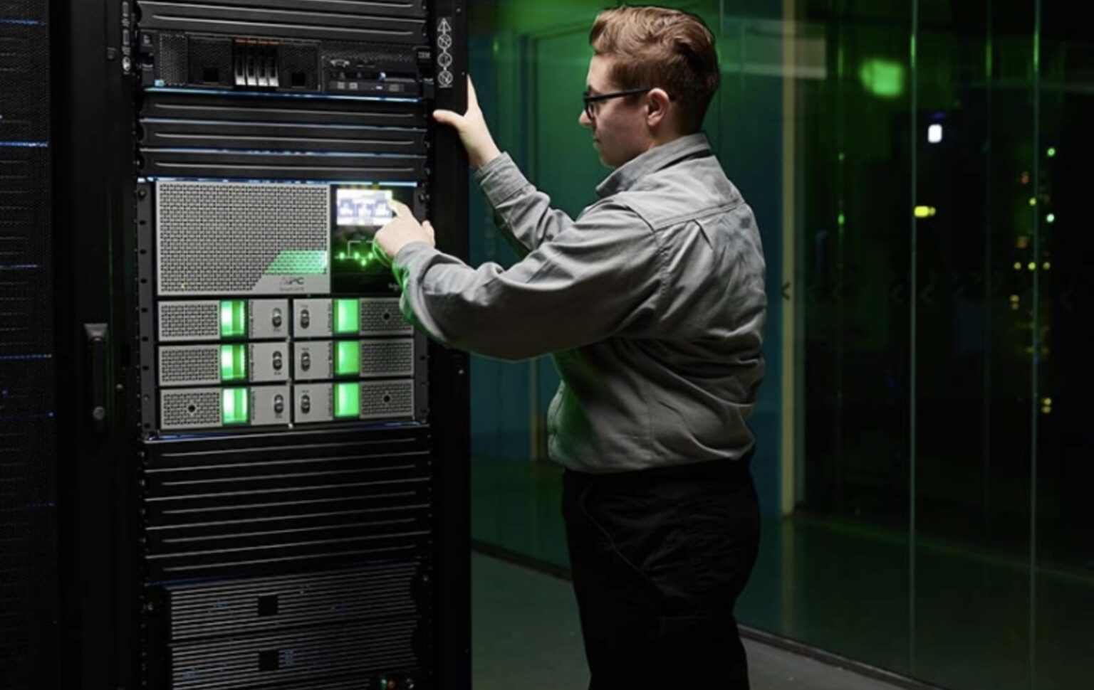 Kỷ niệm 40 năm APC UPS ra đời: Dấu mốc quan trọng trong hành trình đổi mới bền vững