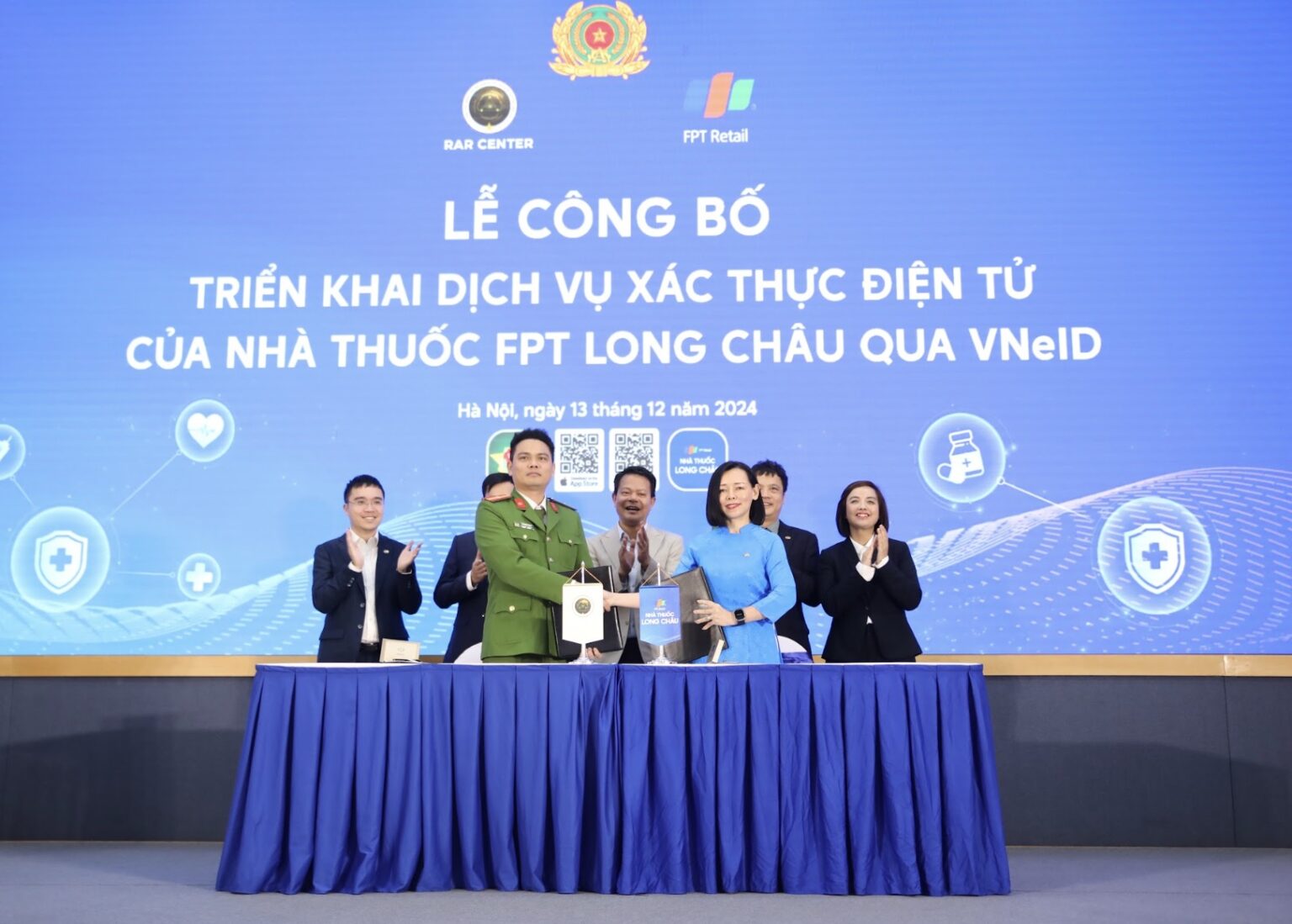 Sắp mua thuốc trực tuyến qua VNeID nhờ sự hợp tác với FPT Long Châu