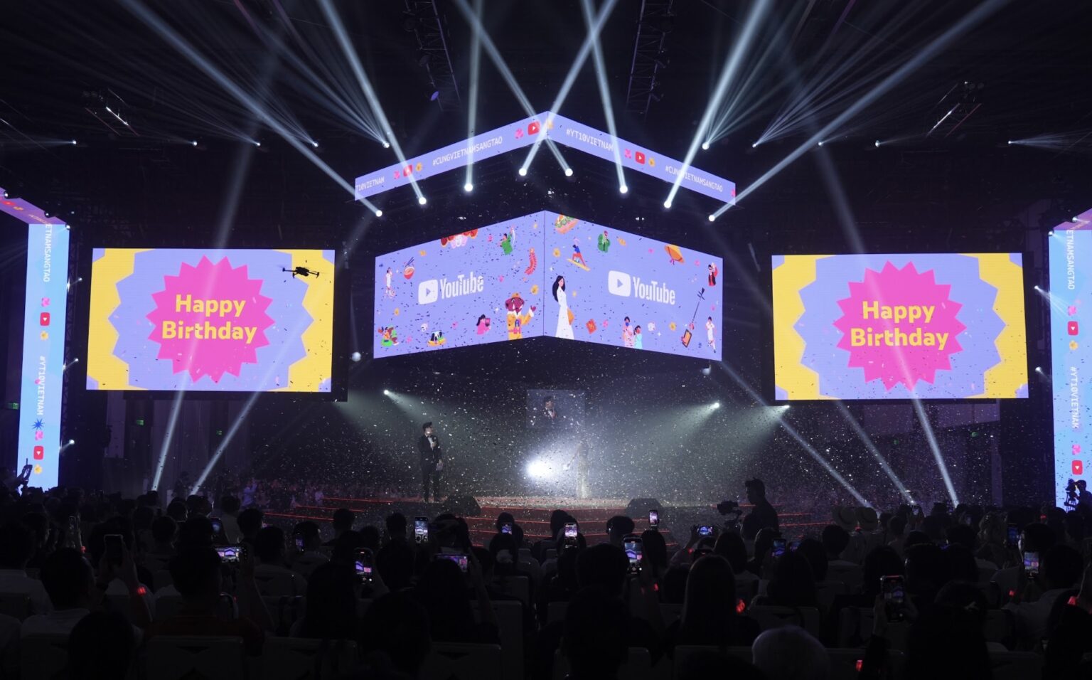 YouTube kỷ niệm 10 năm tại Việt Nam: Tăng trưởng kỹ thuật số và trao quyền sáng tạo YouTube kỷ niệm 10 năm tại Việt Nam: Tăng trưởng kỹ thuật số và trao quyền sáng tạo