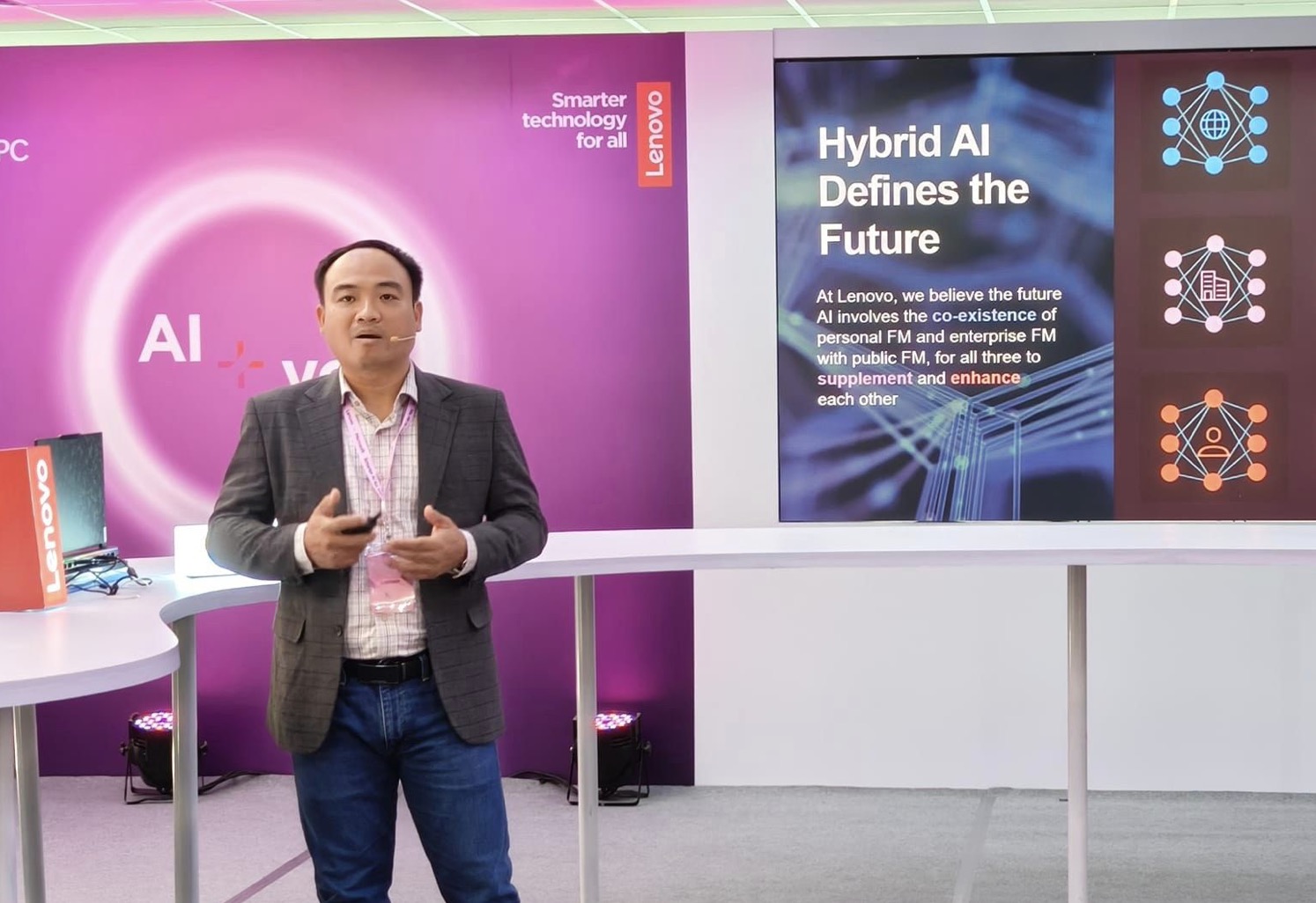 Lenovo ra mắt dòng laptop AI thế hệ mới tại Việt Nam với thiết kế đột phá TechTimes Vietnam Lenovo ra mắt dòng laptop AI thế hệ mới tại Việt Nam với thiết kế đột phá