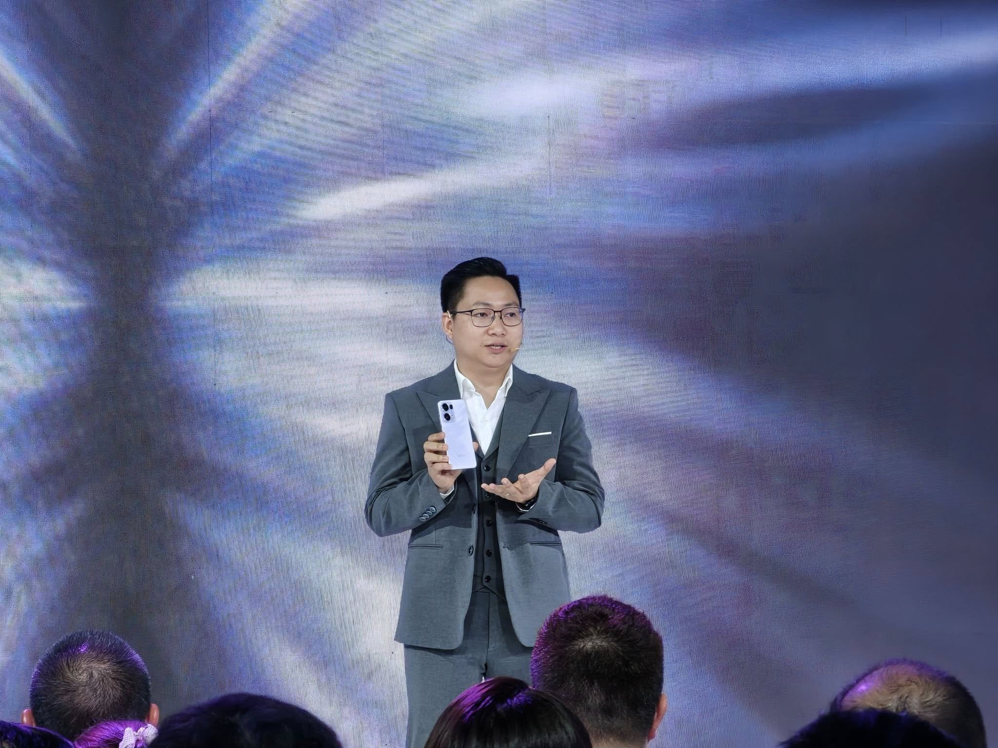 OPPO Reno13 Series chính thức ra mắt, giá từ 8,99 triệu đồng tại Việt Nam