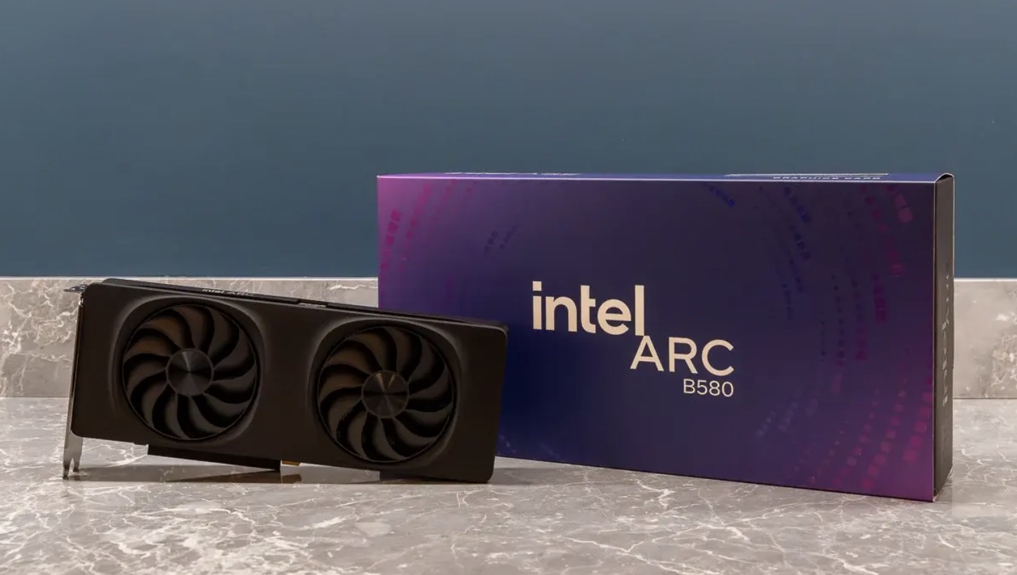 Dự báo xu hướng công nghệ CES 2025: Đột phá từ AI, laptop, đến Smarthome và xe điện TechTimes Vietnam Intel Arc B580 Limited Edition (Ảnh: Joseph Maldonado)