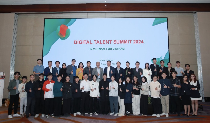 Huawei Việt Nam vinh danh tài năng công nghệ trẻ tại Vietnam Digital Talents Summit 2024
