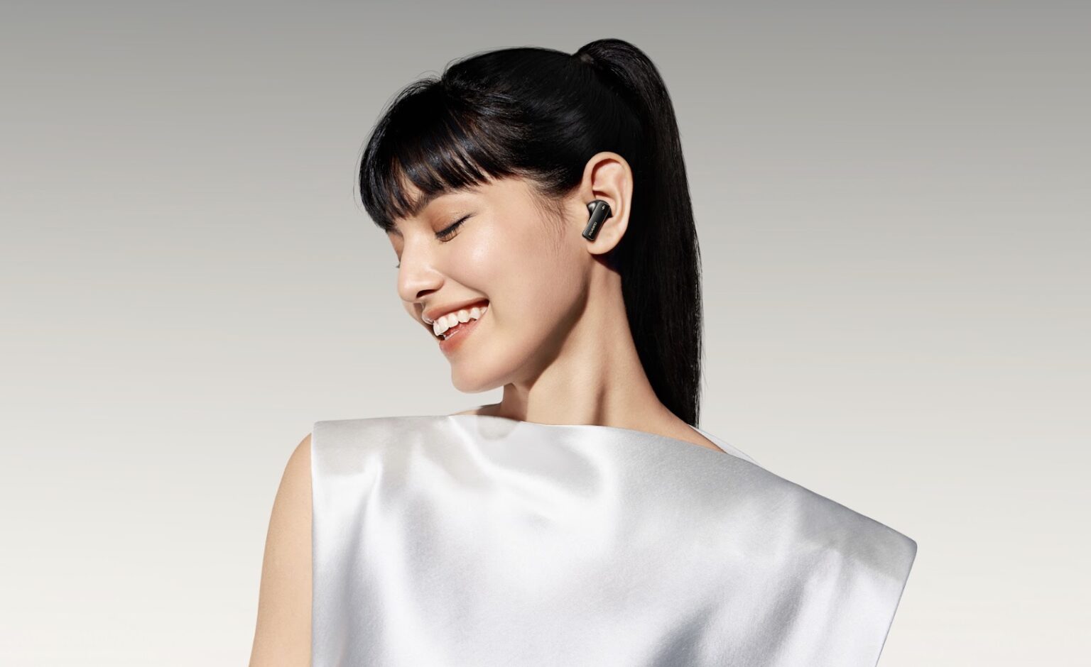 Tai nghe không dây HUAWEI FreeBuds Pro 4 có giá 4,99 triệu đồng tại Việt Nam