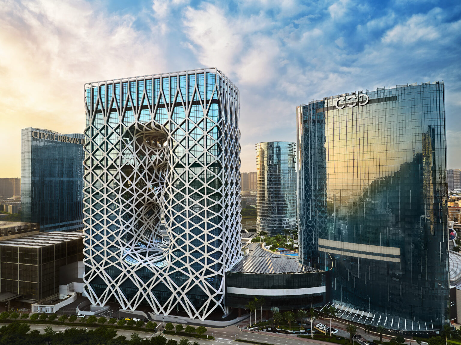 Melco dẫn đầu với nhiều giải thưởng 5 sao nhất tại Macau và châu Á trong Forbes Travel Guide năm 2025 Melco leads with the most FTG Five-Star awards in Macau and Asia