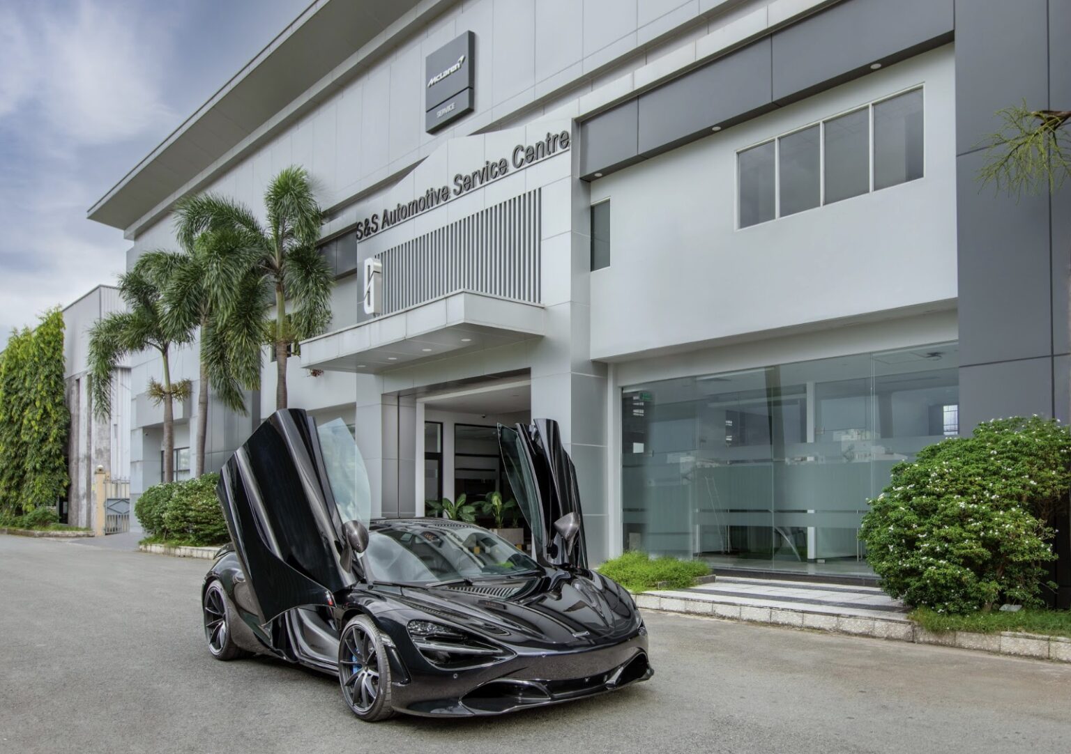 McLaren Hồ Chí Minh mở rộng dịch vụ hậu mãi sang thị trường Campuchia McLaren Hồ Chí Minh mở rộng dịch vụ hậu mãi sang thị trường Campuchia