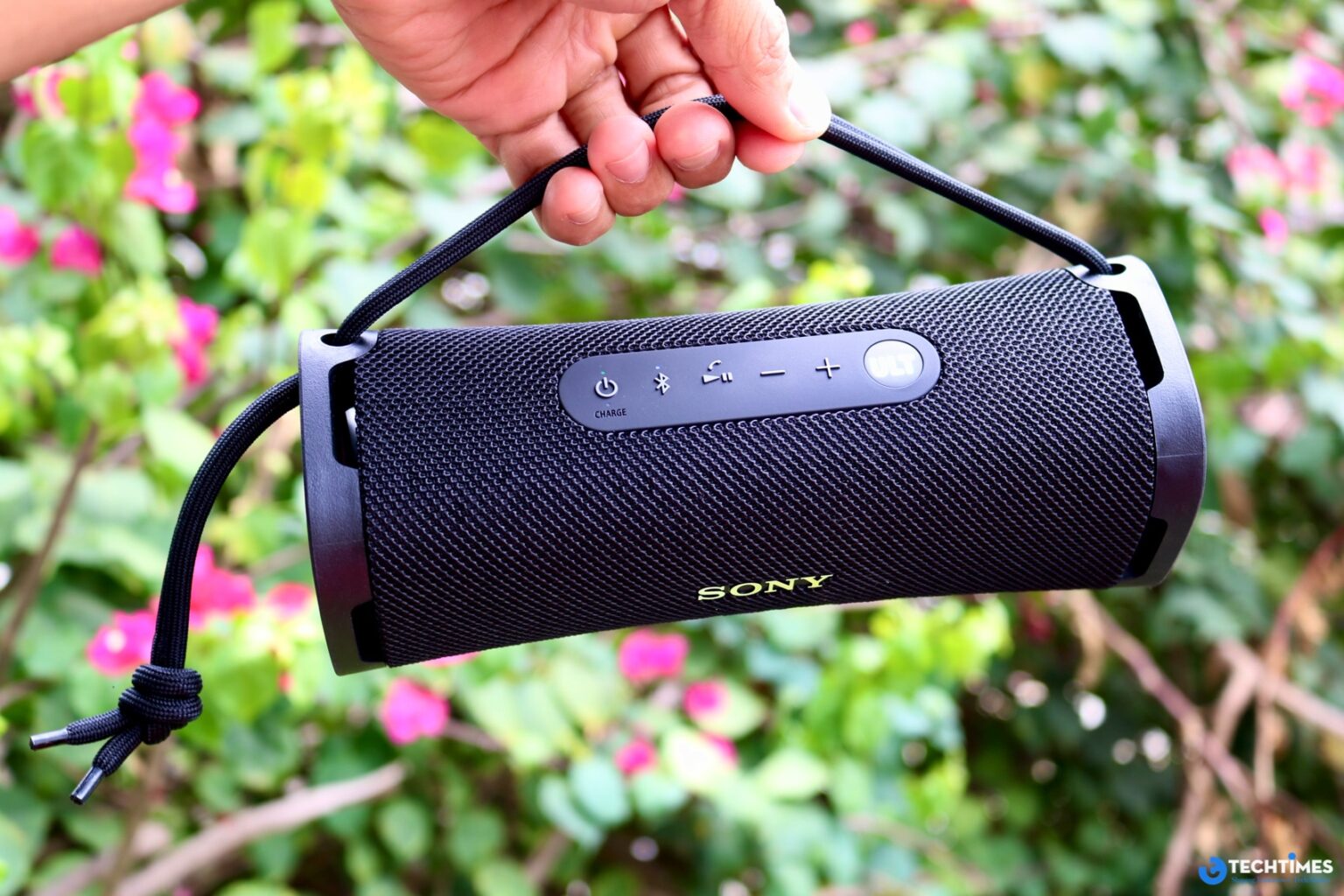 Mở hộp và đánh giá loa Bluetooth Sony ULT FIELD 1: Nhỏ mà có võ cho tín đồ thích bass