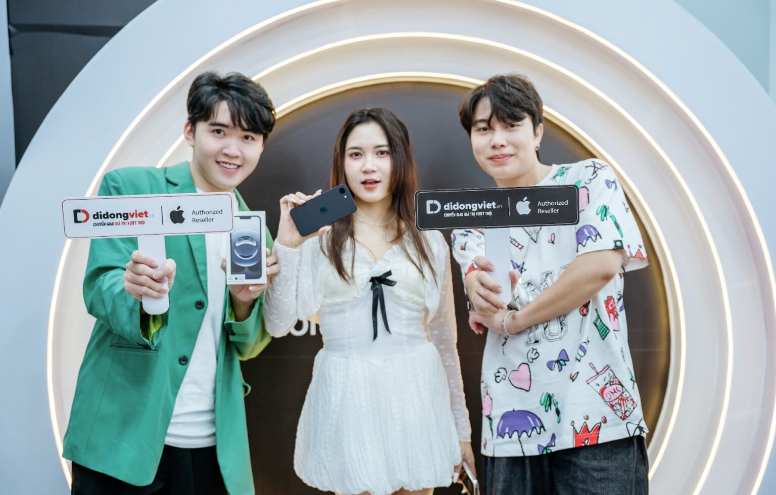 Sở hữu iPhone 16e tại Di Động Việt với ưu đãi hấp dẫn, trả góp 0% lãi suất