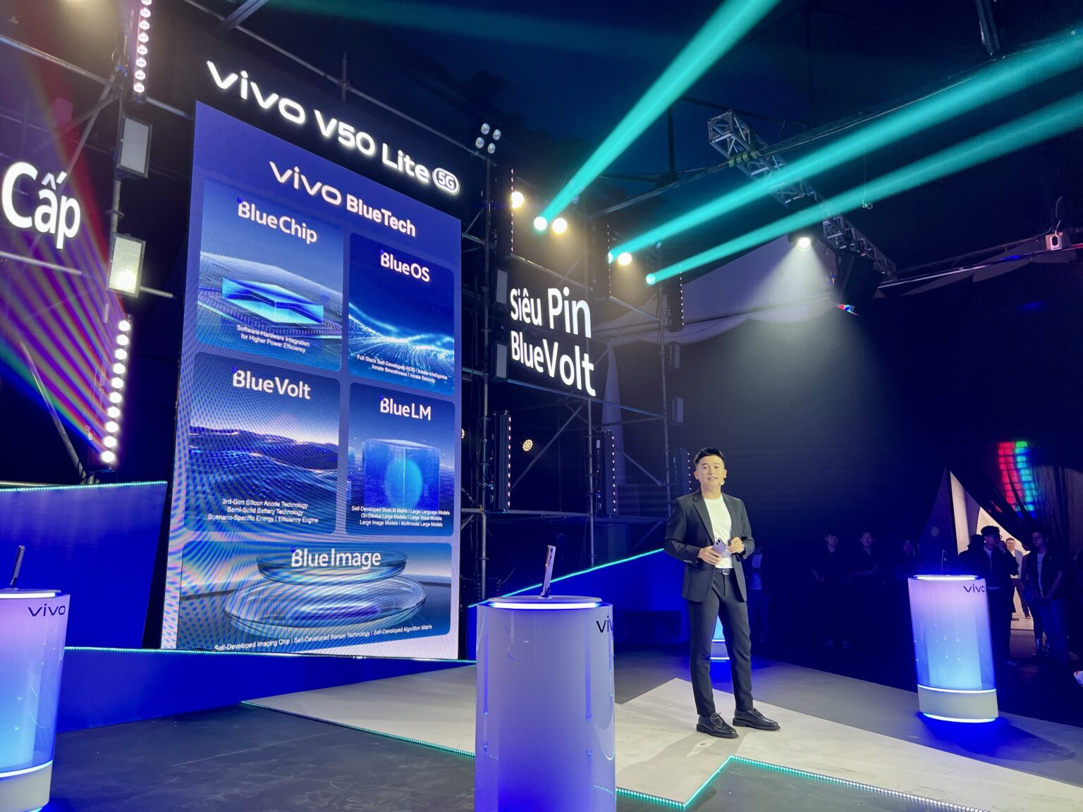 IMG 5464 TechTimes Vietnam vivo V50 Lite có giá từ 8,99 triệu đồng: Thiết kế đẳng cấp, pin 6500mAh và AI toàn diện