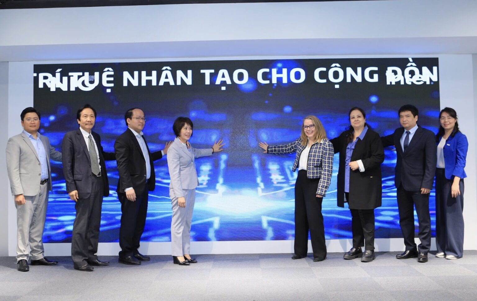 NIC và Intel ra mắt chương trình “Trí tuệ nhân tạo cho cộng đồng” nhằm phổ cập AI tại Việt Nam
