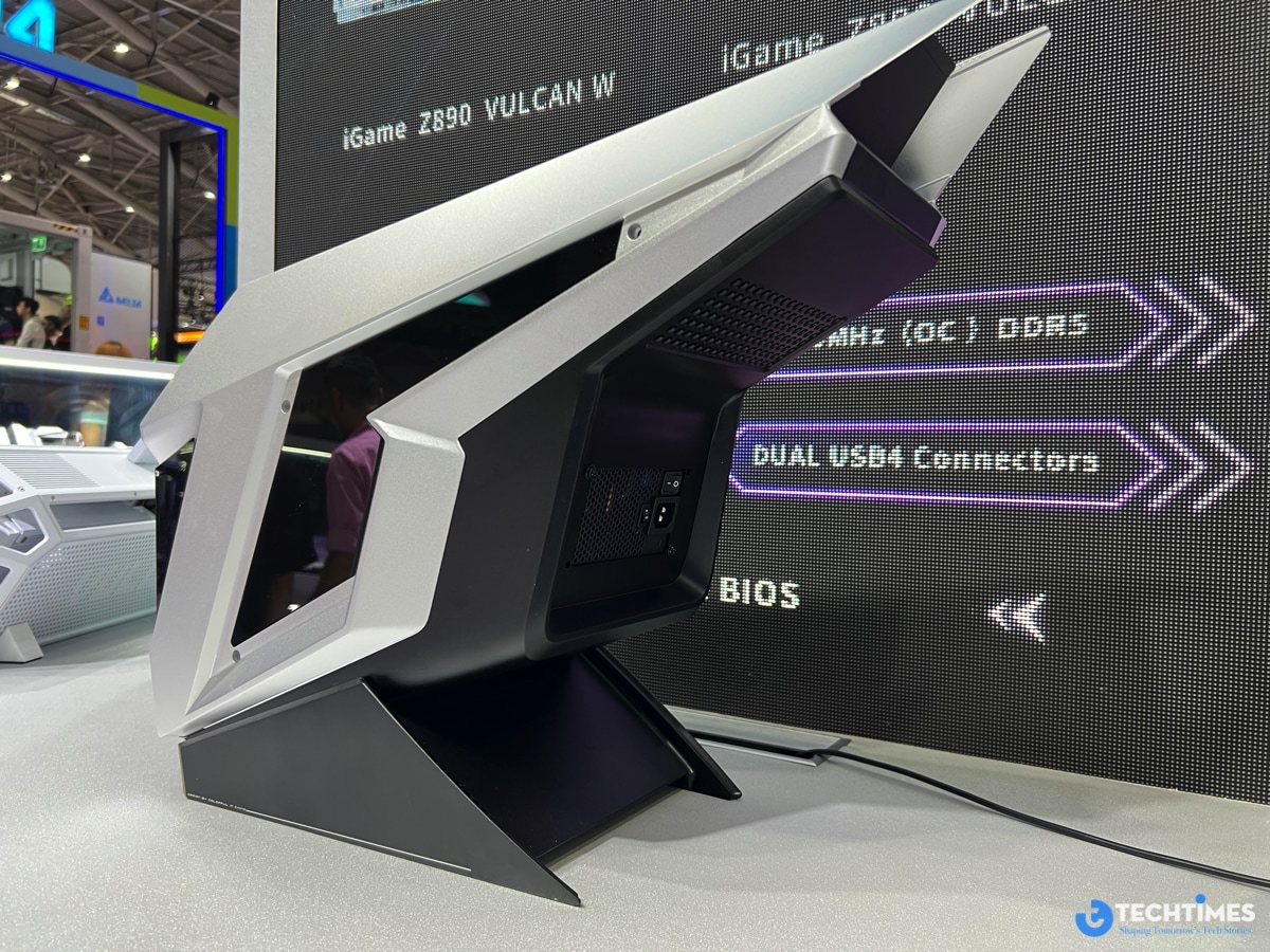 COLORFUL tiếp tục gây ấn tượng với các bản dựng PC tùy chỉnh (Custom MOD) độc đáo, bao gồm G-Helmet