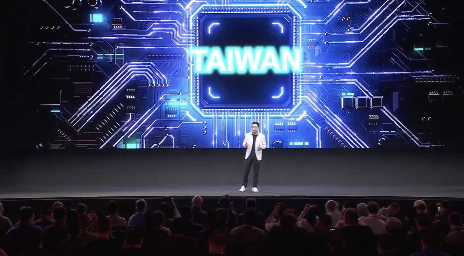 Chủ tịch TAITRA James Huang: “Đài Loan sẽ là trung tâm của cuộc cách mạng AI toàn cầu” Chủ tịch TAITRA James Huang: “Đài Loan sẽ là trung tâm của cuộc cách mạng AI toàn cầu”