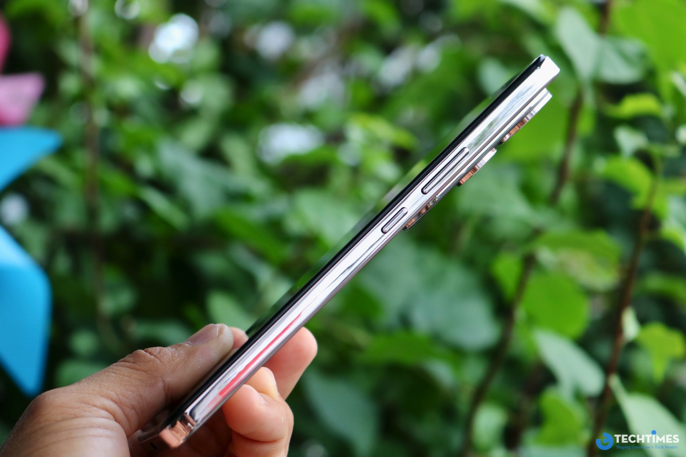 Đánh giá vivo V50 Lite 5G: Pin khủng, thiết kế mỏng nhẹ, lựa chọn tầm trung đáng giá