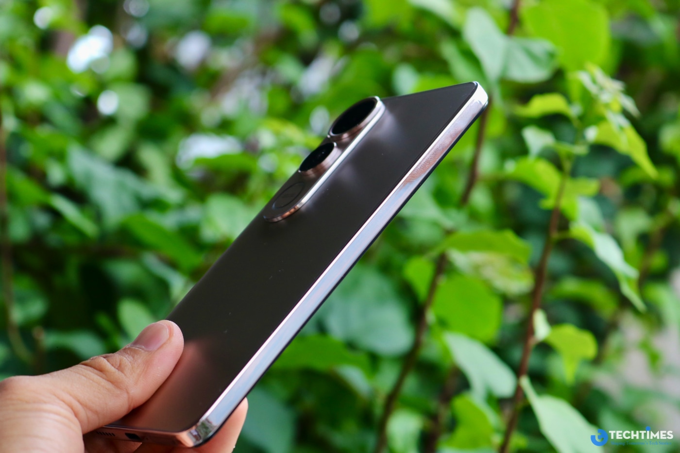 Đánh giá vivo V50 Lite 5G: Pin khủng, thiết kế mỏng nhẹ, lựa chọn tầm trung đáng giá