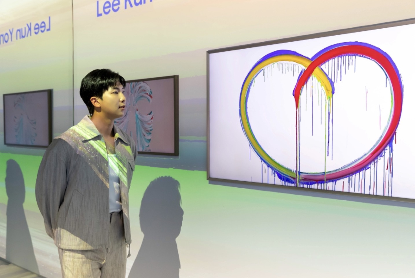 RM (BTS) trở thành đại sứ toàn cầu cho dòng TV nghệ thuật Samsung Art TV