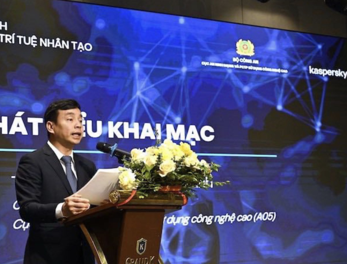 Thiếu tướng Lê Xuân Minh, Cục trưởng Cục An ninh mạng và PCTP sử dụng công nghệ cao phát biểu tại chương trình tập huấn.
