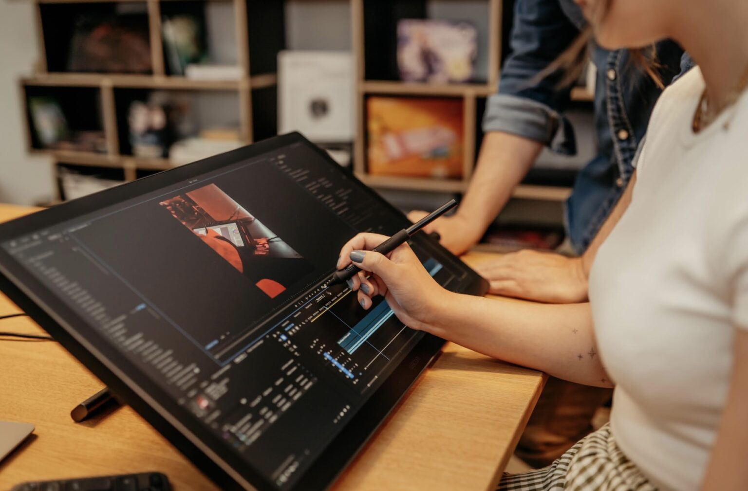 Wacom Cintiq 2025 chính thức ra mắt: Định hình tương lai sáng tạo với bút Pro Pen 3