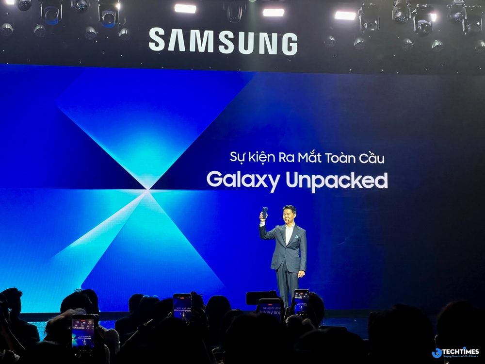 Samsung chính thức ra mắt Galaxy Z Fold7 và Z Flip7: Bước tiến mới của điện thoại gập AI TechTimes Vietnam Samsung chính thức ra mắt Galaxy Z Fold7 và Z Flip7: Bước tiến mới của điện thoại gập AI