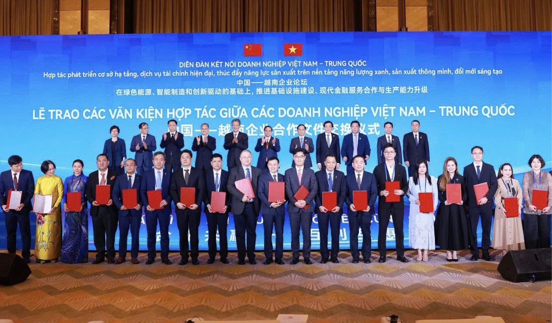 Huawei và EVN ký kết hợp tác về công nghệ số tại Diễn đàn doanh nghiệp Việt - Trung