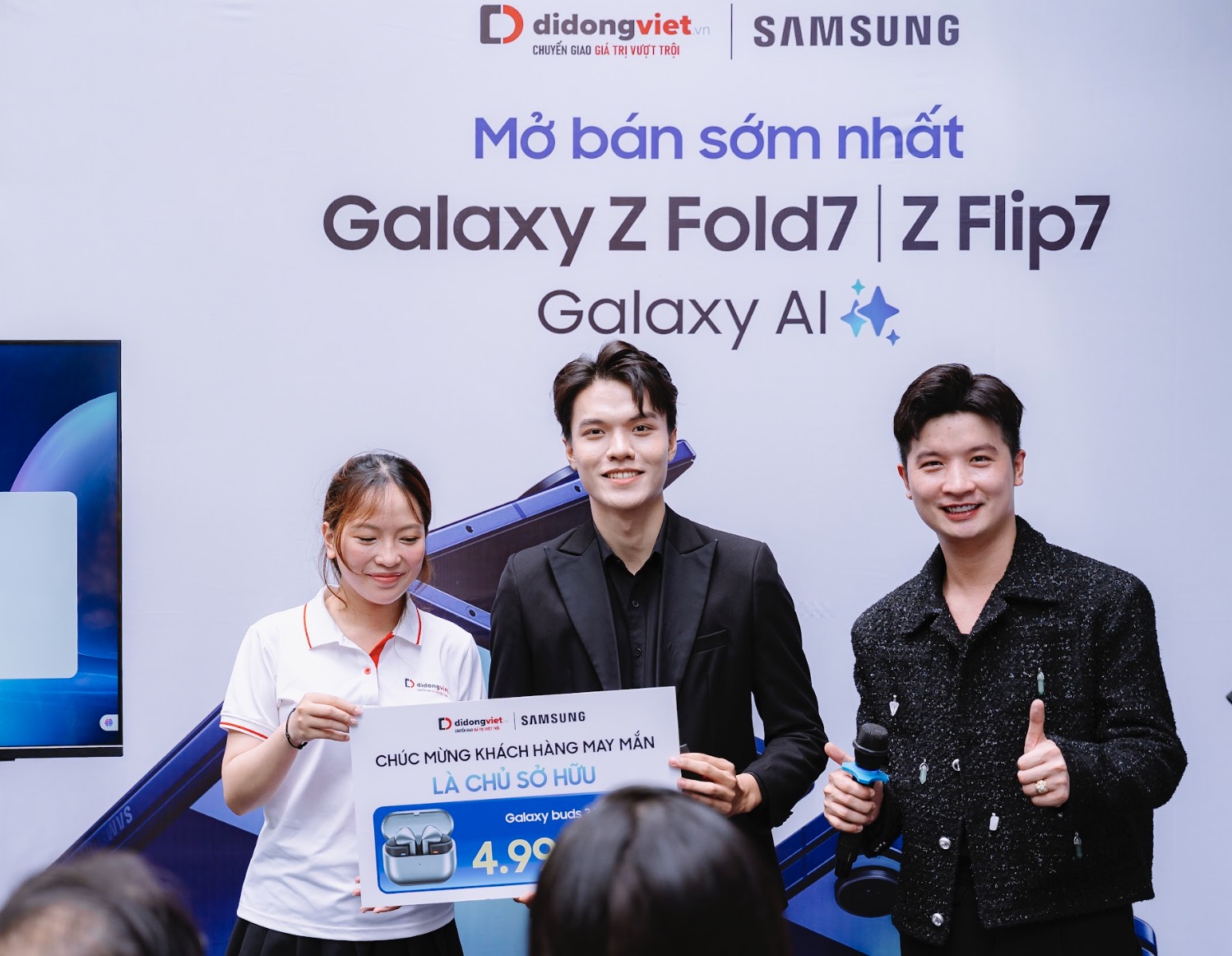 Di Động Việt khởi động sớm mùa mua sắm Galaxy Z Fold7 và Z Flip7 với ưu đãi lên đến 10 triệu đồng TechTimes Vietnam Di Động Việt khởi động sớm mùa mua sắm Galaxy Z Fold7 và Z Flip7 với ưu đãi lên đến 10 triệu đồng