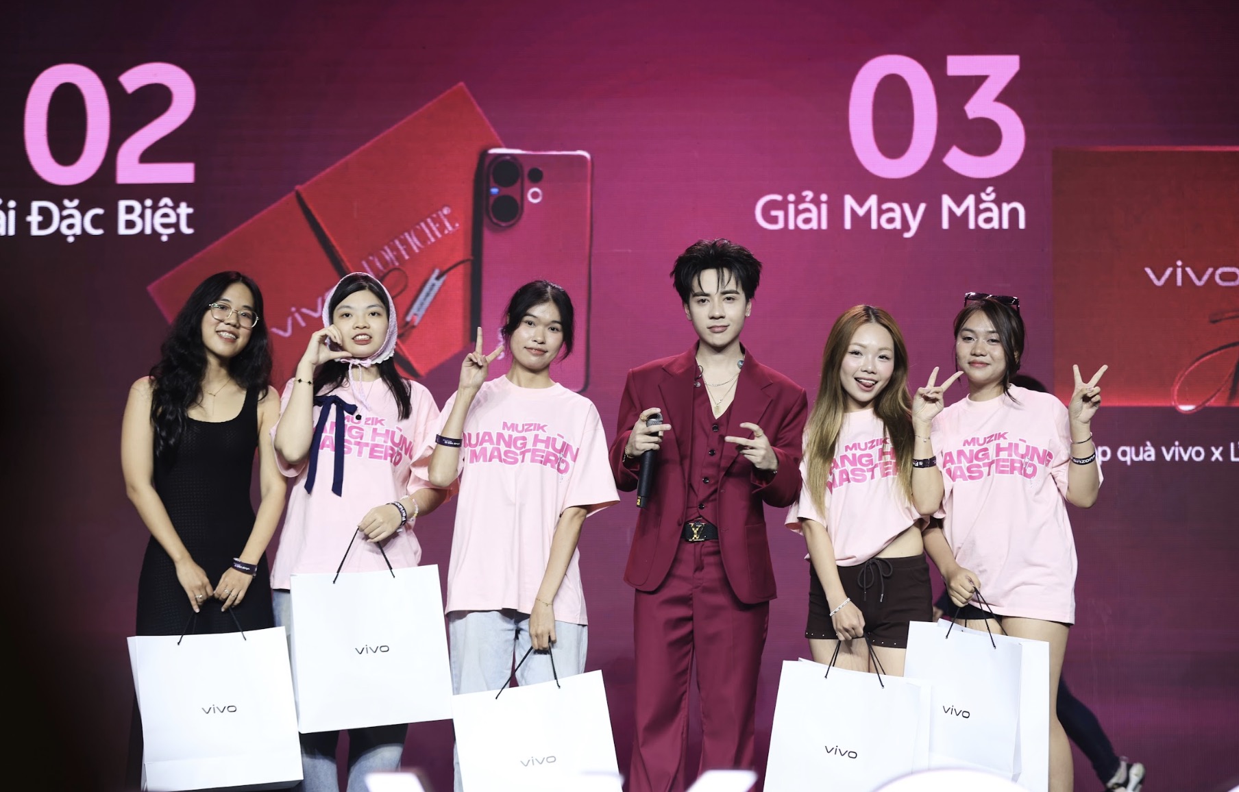 vivo V60 5G ra mắt tại Việt Nam: Camera Tele ZEISS 50MP, pin 6.500mAh, giá từ 15,99 triệu đồng