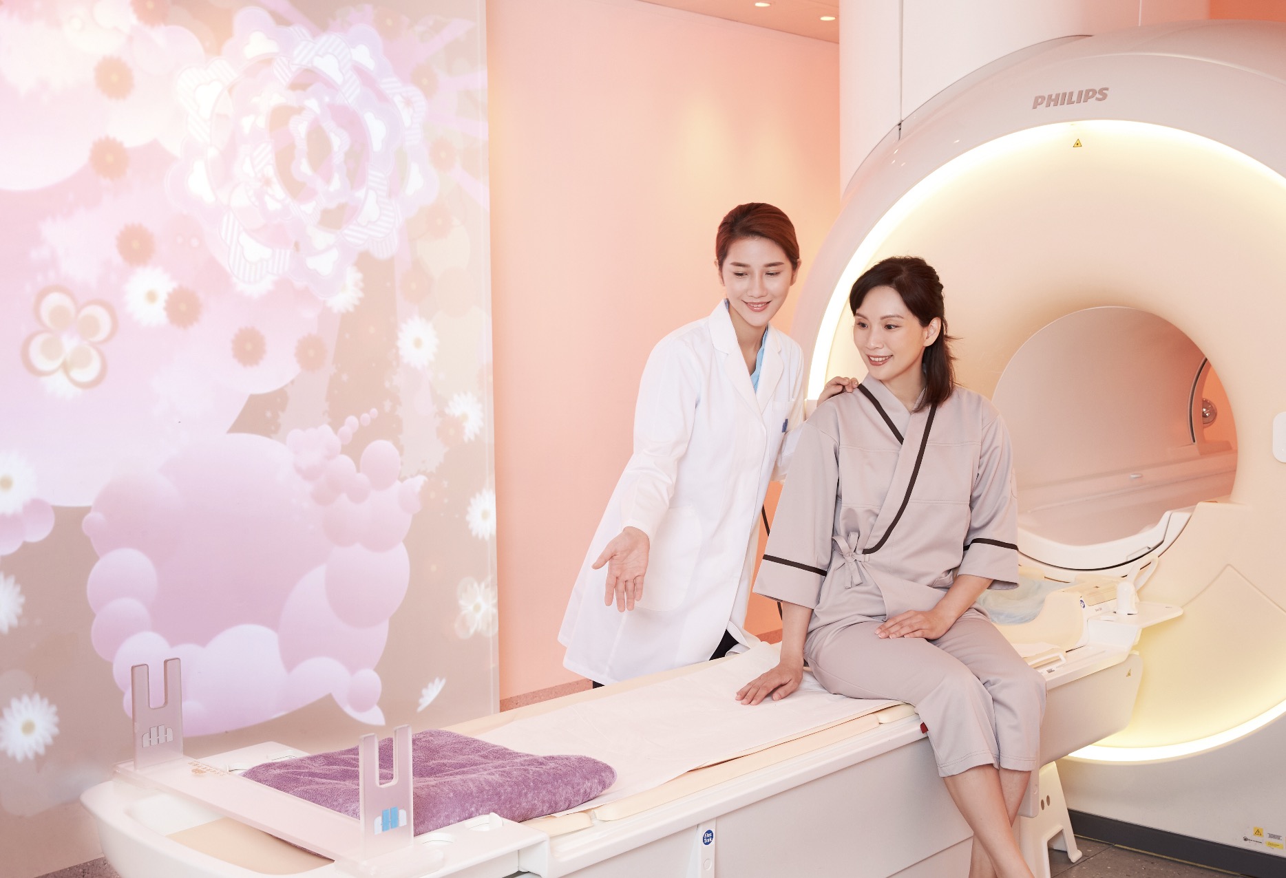 Taipei Beitou Health Management Hospital chuyên về y học dự phòng và kiểm tra sức khỏe với công nghệ hình ảnh tiên tiến (MRI, CT, nội soi đại tràng), cung cấp kết quả trong ngày và tư vấn trực tiếp. Bệnh viện hợp tác với khách sạn Hotel Royal Beitou để cung cấp gói du lịch y tế kết hợp nghỉ dưỡng suối nước nóng.