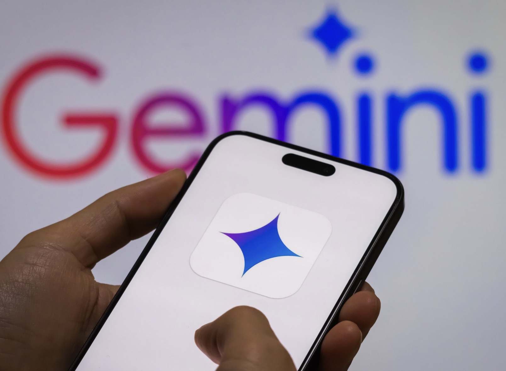 Google Gemini bổ sung “Trò chuyện tạm thời” và tính năng cá nhân hóa mới TechTimes Vietnam Gemini bổ sung “Trò chuyện tạm thời” và tính năng cá nhân hóa mới