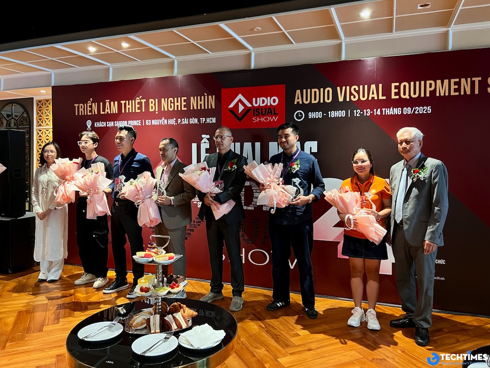 AV Show 2025 tiếp tục khẳng định vị thế là sự kiện nghe nhìn lớn nhất Việt Nam khi tập hợp nhiều thương hiệu tên tuổi đã đồng hành qua nhiều kỳ triển lãm như Tannoy, Accuphase, JBL, Klipsch, Fyne Audio, Cambridge, Sony, KEF, Harbeth, Monitor Audio, Eversolo, Goldnote, ThivanLabs & MAVIS… được phân phối bởi các đơn vị uy tín như Anh Duy Audio, The Experts Group, Thiên Hà Audio, LP Camera Store, Streamcast, PGI…