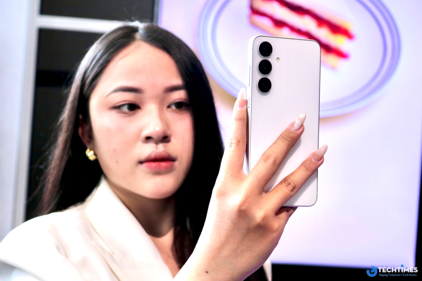 Samsung Galaxy S25 FE: Đột phá với One UI 8, 'phổ cập' trải nghiệm chuẩn flagship đáng giá