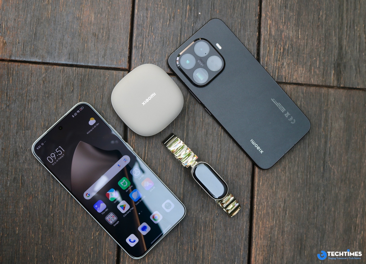 Trên tay Xiaomi 15T và 15T Pro: Bộ đôi “flagship killer” mới cân bằng hiệu năng, thiết kế và giá trị TechTimes Vietnam Cùng với smartphone, Xiaomi còn giới thiệu loạt sản phẩm thuộc Gold Collection, đồng bộ cả thiết kế lẫn tính năng. Nổi bật có: