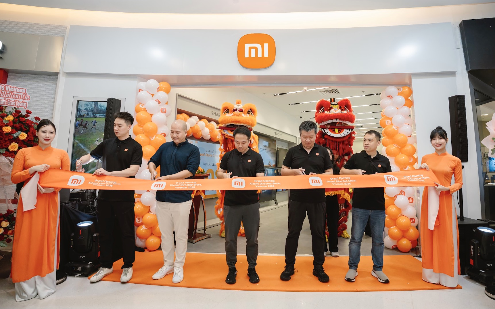 Xiaomi khai trương cửa hàng chính thức đầu tiên tại Việt Nam, đánh dấu cột mốc 15 năm thương hiệu