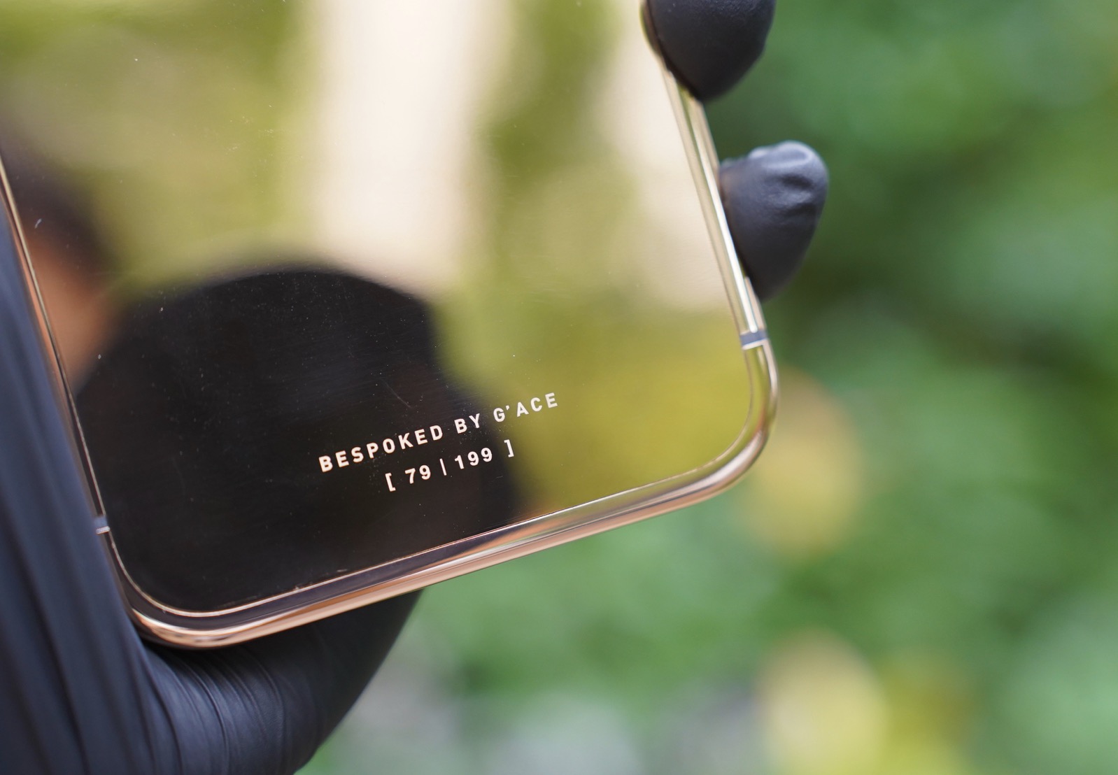 iPhone 17 Pro Max “MONARCH” – kiệt tác mạ vàng đầu tiên thế giới từ bàn tay người Việt