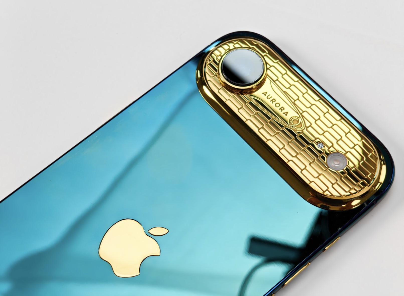 iPhone Air Aurora Emerald Mix Classic Gold