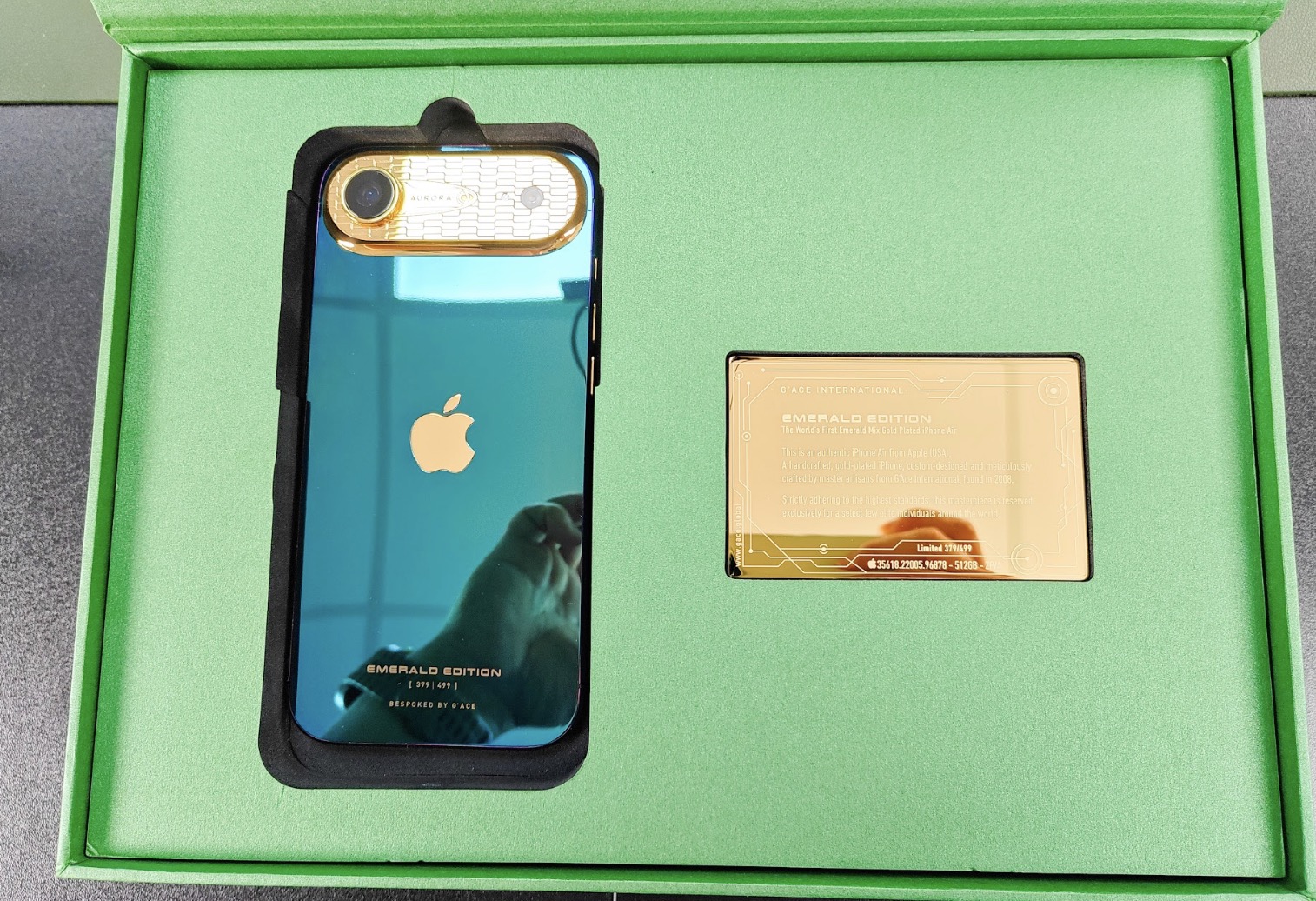 iPhone Air Aurora Emerald Mix Classic Gold: Kiệt tác mạ vàng 24K độc bản, dấu ấn thiết kế xa xỉ Việt Nam