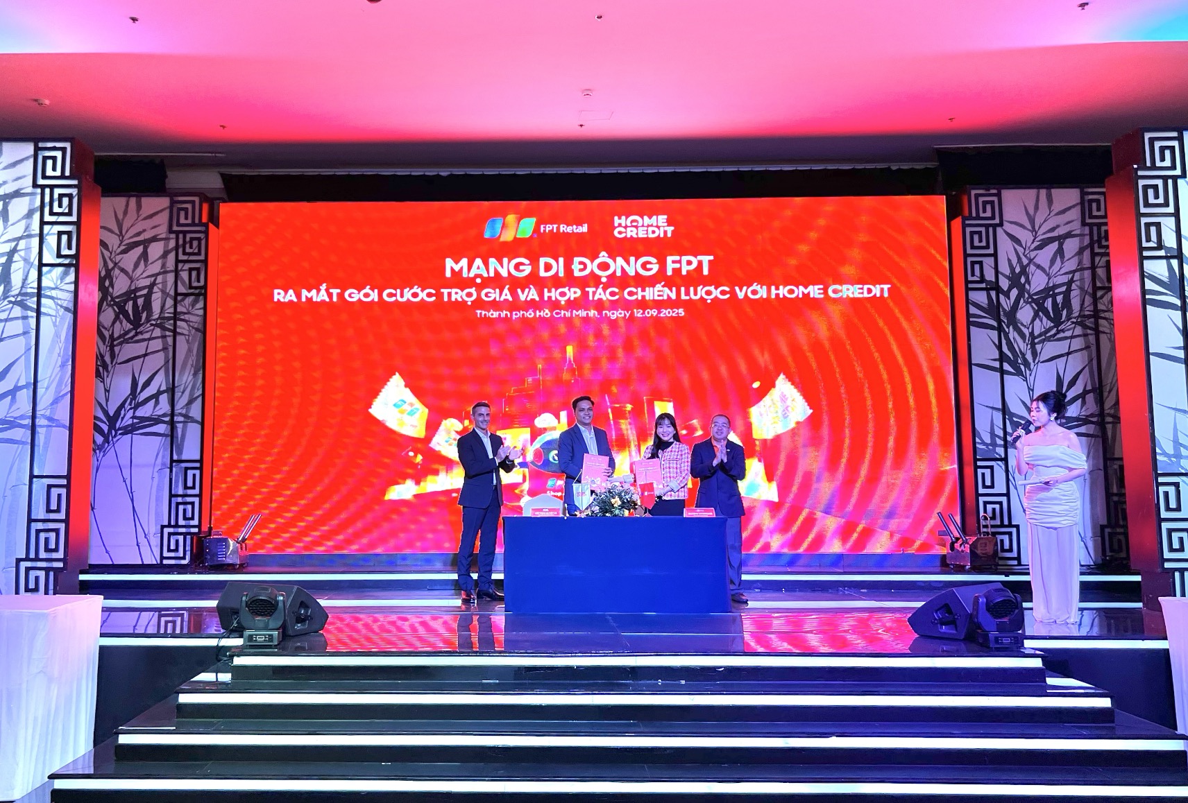 FPT Shop hợp tác mạng di động FPT và Home Credit: Trợ giá thiết bị đến 2,5 triệu đồng, trả góp 0% TechTimes Vietnam FPT Shop hợp tác mạng di động FPT và Home Credit: Trợ giá thiết bị đến 2,5 triệu đồng, trả góp 0%